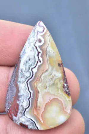 Crazy Lace Agate Cabochon / Crazy Lace Agate Gemstone / Pear Shape / 42.50 Ct. / 40x25x6 mm. / Loose Gemstone / Q-142