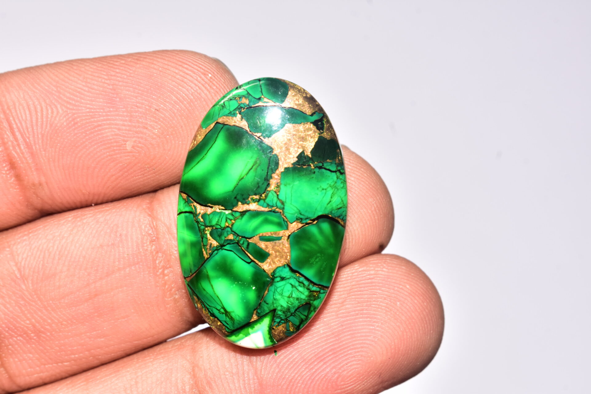 Green Dahlia Copper Turquoise Cabochon / Green Dahlia Copper Turquoise Gemstone / Oval Shape / 32.40 Ct. / 31x19x5 mm. / Q-945