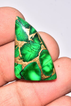 Green Dahlia Copper Turquoise Cabochon / Green Dahlia Copper Turquoise Gemstone / Freeform Shape / 23.35 Ct. / 28x18x5 mm. / Q-946